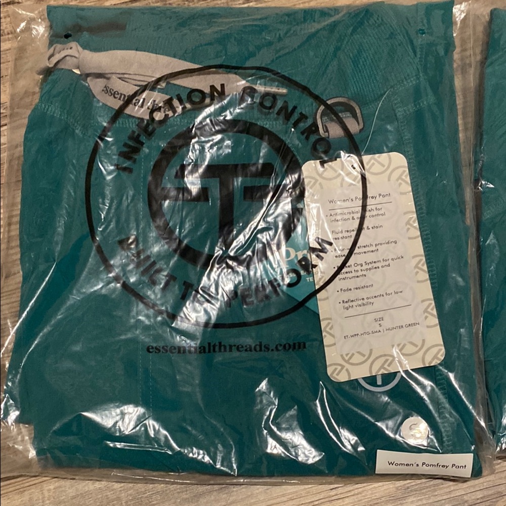 Teal Women's Essential scrubs brand Scrub Set v-neck top & drawstring pant new